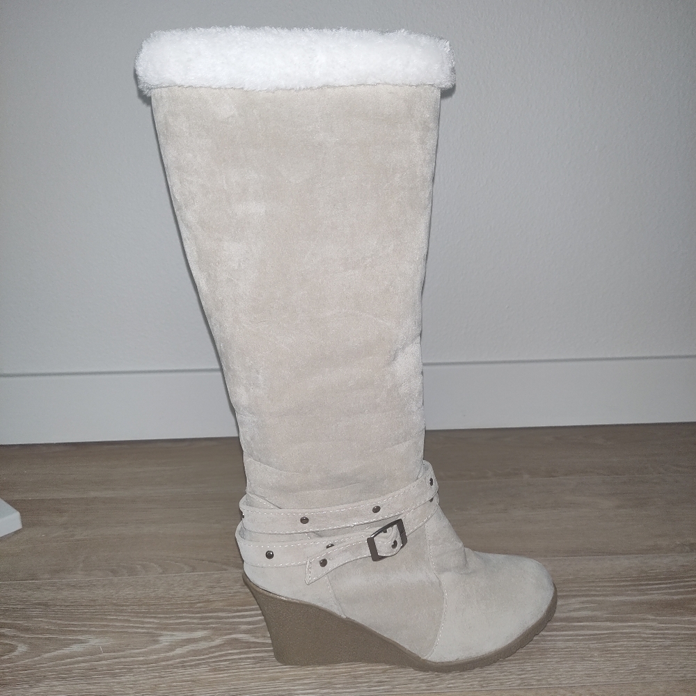 Stylish Winter Boots (host picks)